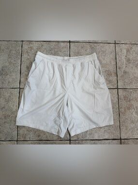 Men’s Lululemon lined shorts size xl